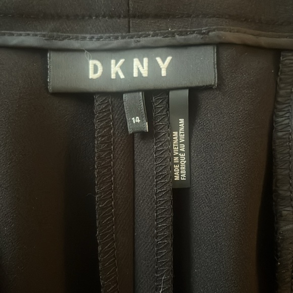 DKNY front closure black skirt - Picture 5 of 8